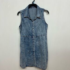 NWOT. DRESS Sleeveless Acid Wash Denim Shirt Dress -SIZE M